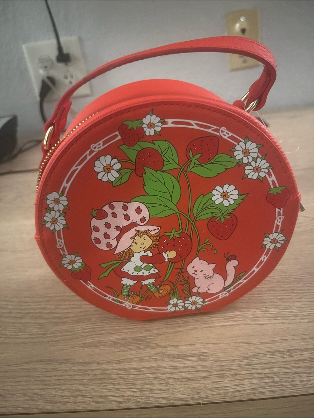 Strawberry shortcake handbag your kids/ teen would love!! 🍓🍰